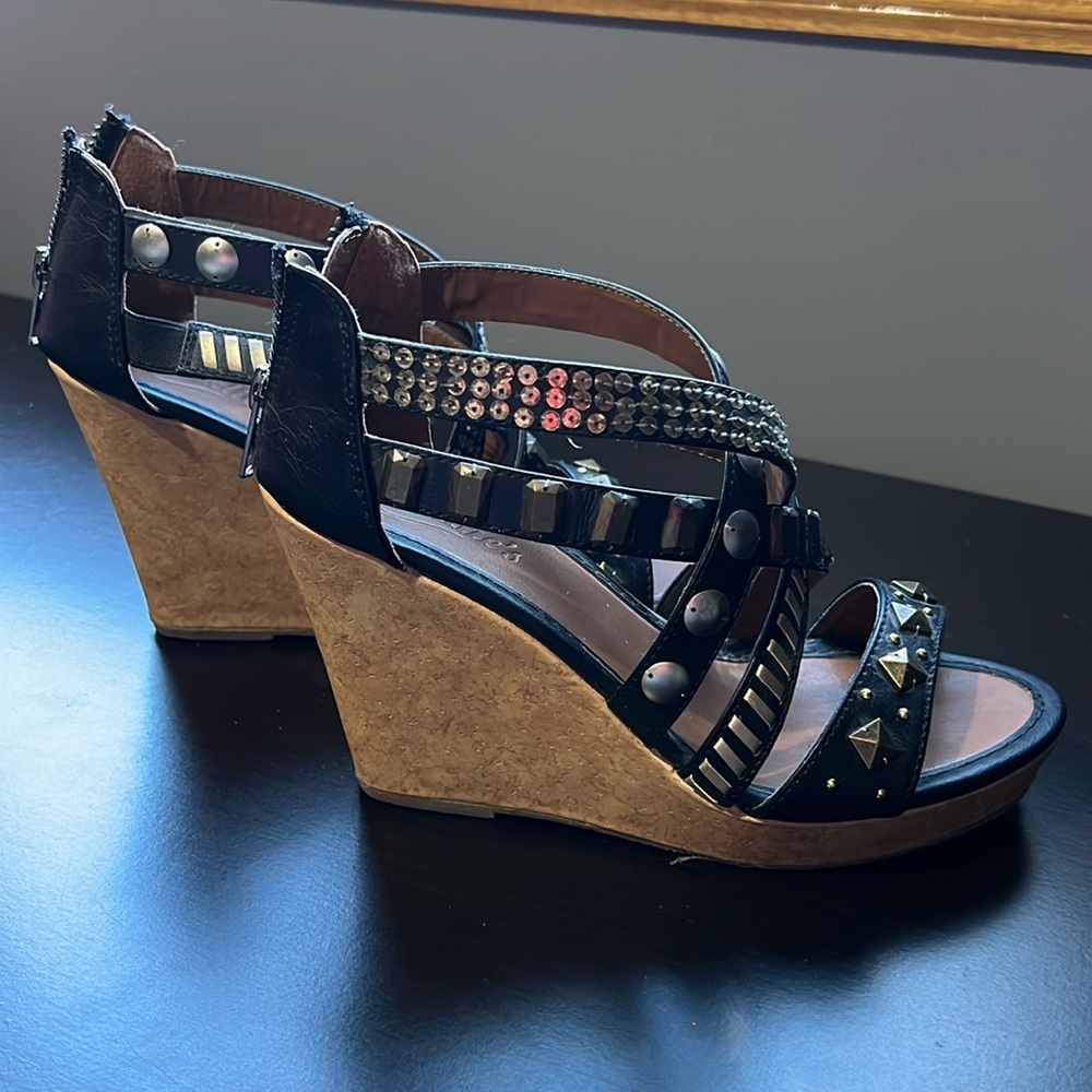 Candie’s Wedges